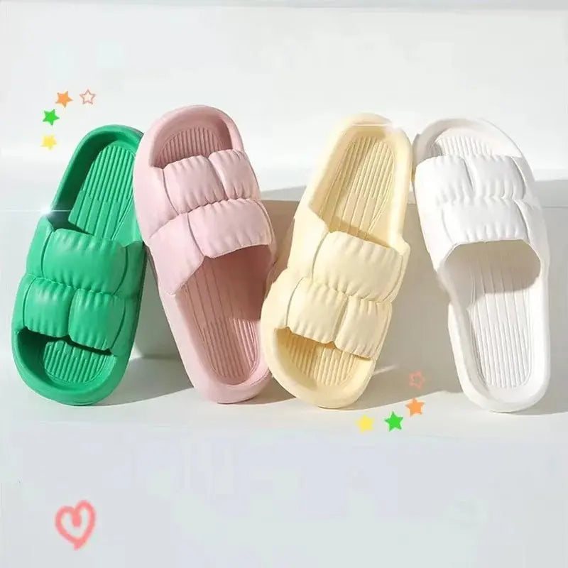 Chinelo Nuvem Antiderrapante – Conforto para Casa e Banho