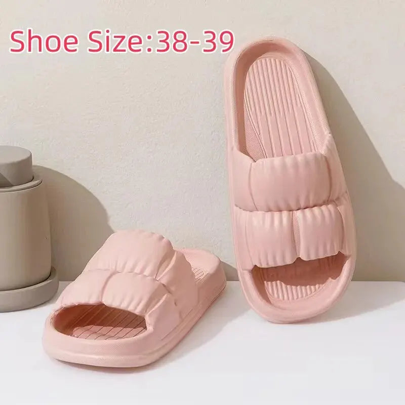 Chinelo Nuvem Antiderrapante – Conforto para Casa e Banho