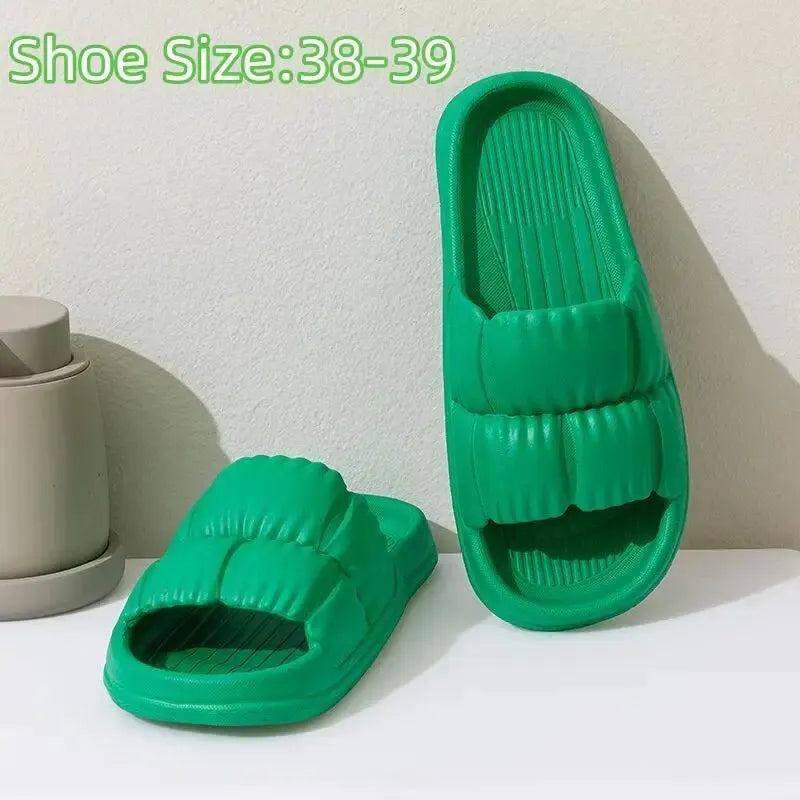 Chinelo Nuvem Antiderrapante – Conforto para Casa e Banho