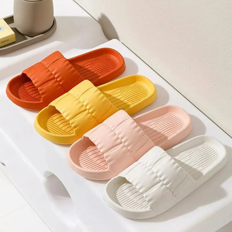 Chinelo Nuvem Antiderrapante – Conforto para Casa e Banho